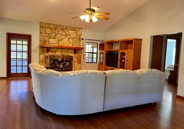 Photo 4 of Single family home for sale at 5912 Bailey Rd, Plant City, FL 33565 | MLS# TB8453133 | Listing updated on 2026-10-08
