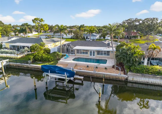 Photo 3 of Single family home for sale at 1963 Tanglewood Dr NE, Saint Petersburg, FL 33702 | MLS# TB8453154 | Listing updated on 2026-10-23