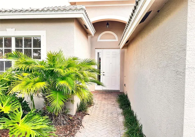 2nd image of 4950 Sandy Brook Cir, Wimauma, FL 33598 | MLS# TB8453157