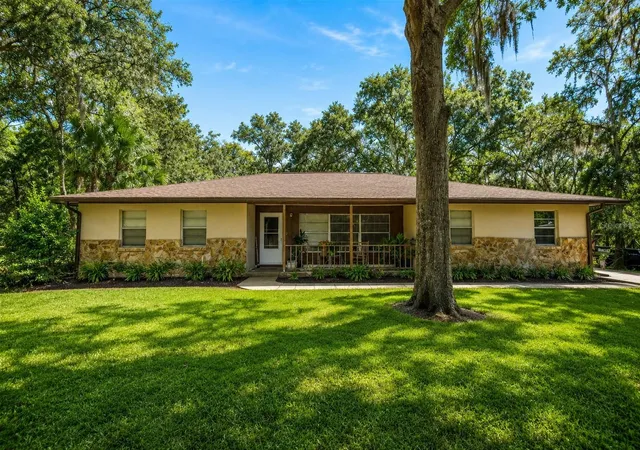Photo 1 of Single family home for sale at 37600 Rolling Acres Rd, Lady Lake, FL 32159 | MLS# O6364705 | Listing updated on 2026-09-23
