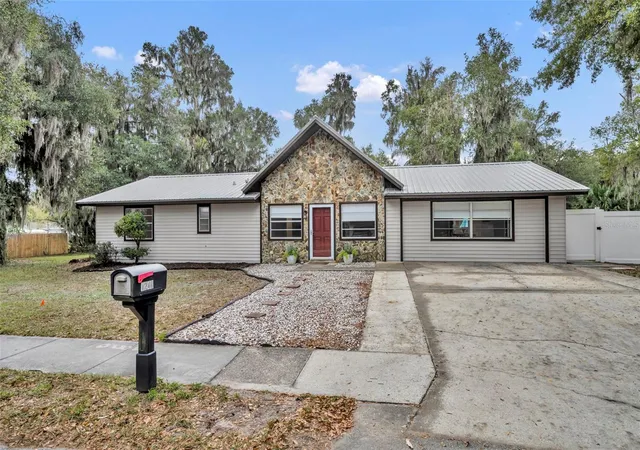 Photo 3 of Single family home for sale at 1240 W Voorhis Ave, Deland, FL 32720 | MLS# O6364812 | Listing updated on 2026-10-01