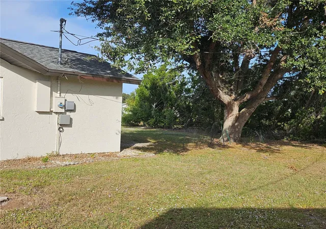 Photo 4 of Sale Pending at 6224 Shasta St, Englewood, FL 34224 | MLS# TB8453370 | Listing updated on 2026-10-08