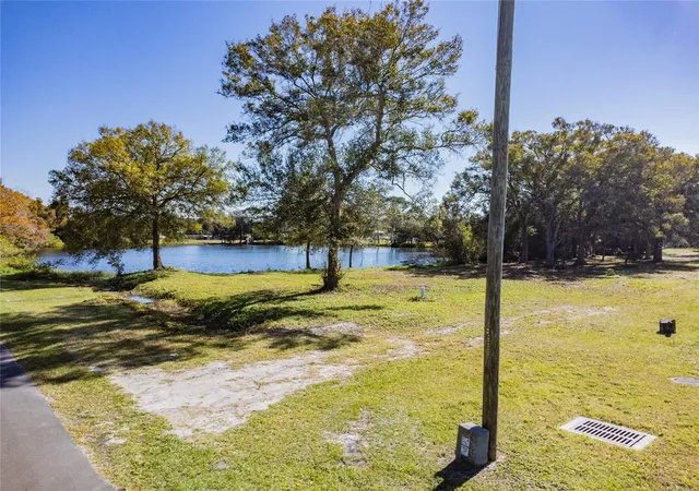5th image of 5750 60Th Ave N, Saint Petersburg, FL 33709 | MLS# TB8453396