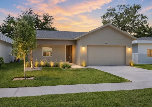 Homes for sale in Lady Lake, FL | 454 Skyfield Ct, Lady Lake, FL 32159 | MLS# G5105180