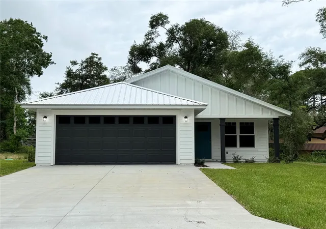Homes for sale in Trenton, FL | 8507 Se 70th Ave, Trenton, FL 32693 | MLS# GC535821