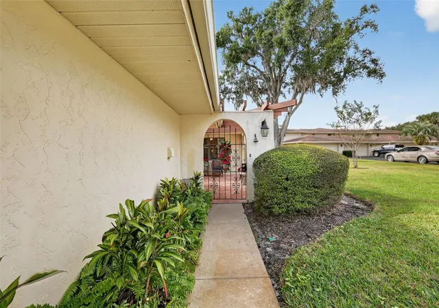 2nd image of 100 S Tremain St, Mount Dora, FL 32757