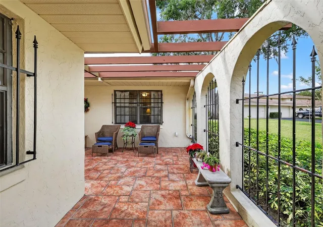 3rd image of 100 S Tremain St, Mount Dora, FL 32757