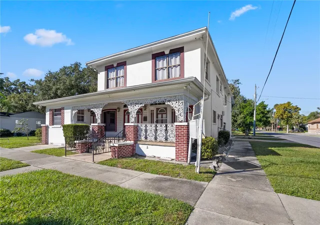3rd image of 900 S Locust Ave, Sanford, FL 32771 | MLS# O6365065