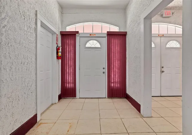 5th image of 900 S Locust Ave, Sanford, FL 32771 | MLS# O6365065