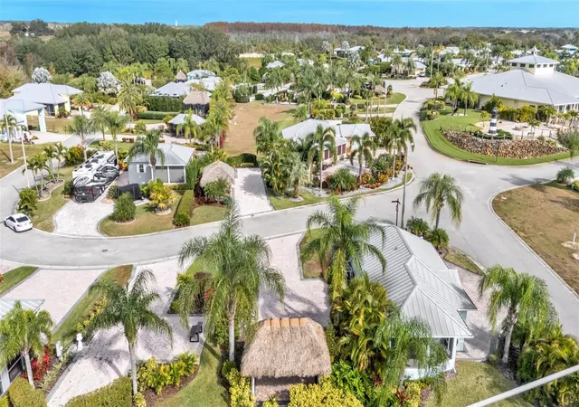4th image of 3234 Great Heron Loop, Polk City, FL 33868 | MLS# L4957704