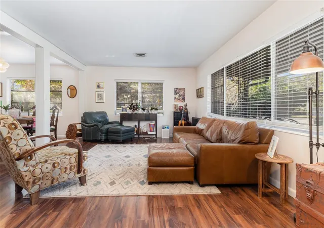 Photo 2 of Sale Pending at 29 Golf View Cir Ne, Winter Haven, FL 33881 | MLS# TB8453876 | Listing updated on 2026-09-22