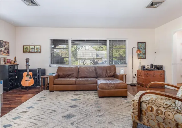 Photo 3 of Sale Pending at 29 Golf View Cir Ne, Winter Haven, FL 33881 | MLS# TB8453876 | Listing updated on 2026-09-22