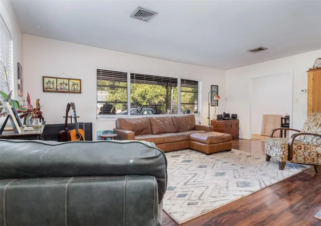 Photo 3 of Sale Pending at 29 Golf View Cir NE, Winter Haven, FL 33881 | MLS# TB8453876 | Listing updated on 2026-09-22
