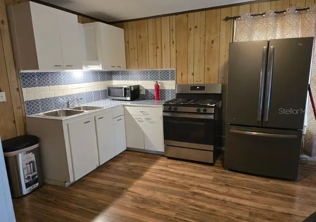 Photo 2 of Single family home for sale at 1611 Indian Trl, Leesburg, FL 34748 | MLS# G5105200 | Listing updated on 2026-09-04