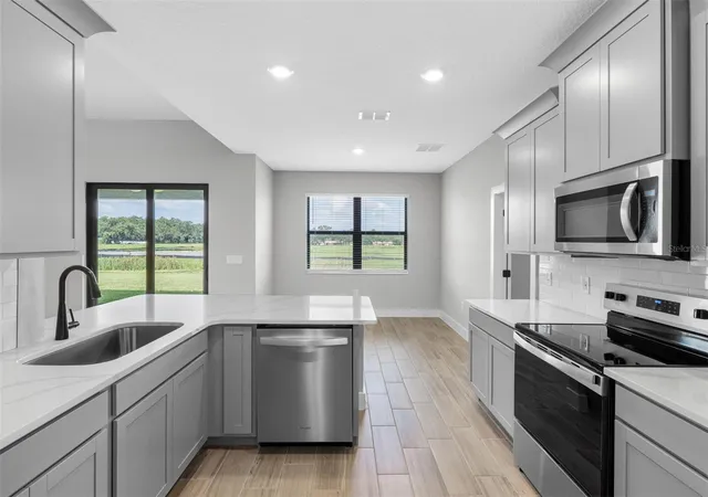 3rd image of 13501 Walden Sheffield Rd, Dover, FL 33527 | MLS# TB8453905