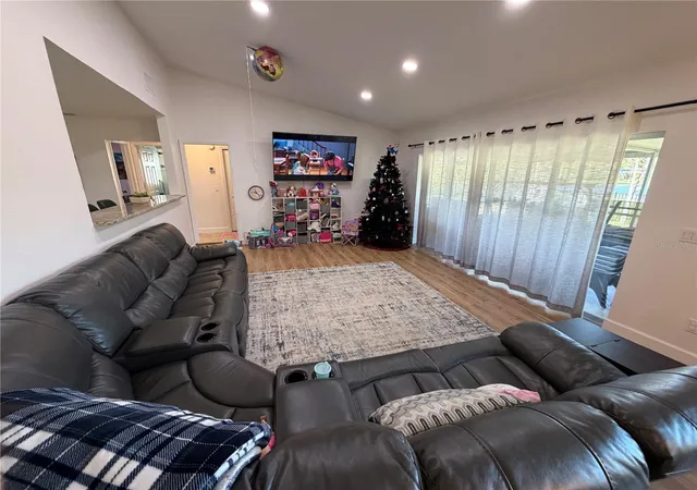 4th image of 17512 Brandywine Dr, Lutz, FL 33549 | MLS# TB8453910