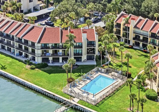 2nd image of 7520 Sunshine Skyway Ln S #T19, Saint Petersburg, FL 33711 | MLS# TB8453940
