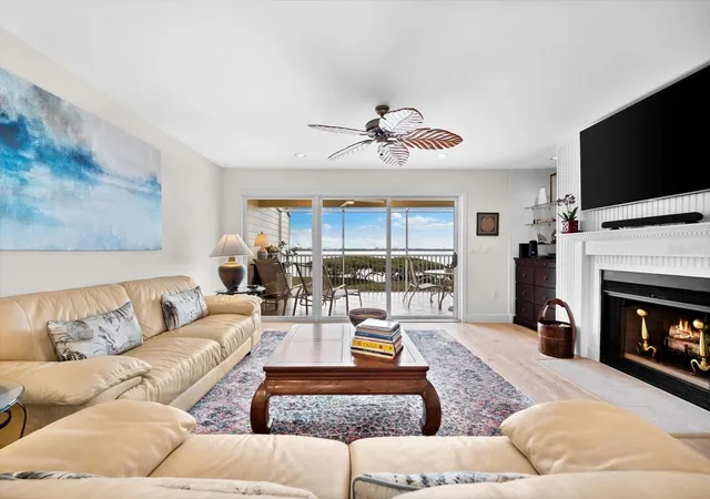 2nd image of 71 Tidy Island Blvd, Bradenton, FL 34210 | MLS# A4674328