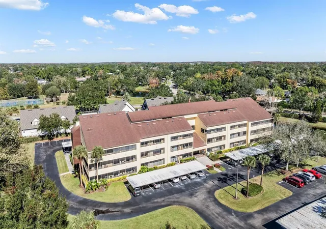 4th image of 13612 S Village Dr #5212, Tampa, FL 33618 | MLS# TB8454146