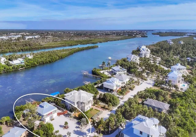 Photo 2 of Single family home for sale at 440 Bocilla Dr, Placida, FL 33946 | MLS# D6145086 | Listing updated on 2026-06-17