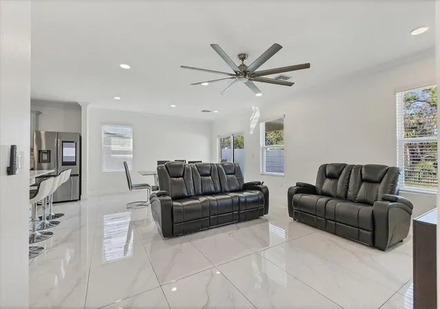 Homes for sale in Bradenton, FL | 177 Tierra Verde Wy, Bradenton, FL 34212 | MLS# A4674392