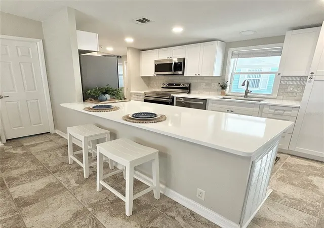4th image of 7107 Mount Essex Dr Ne #520, Saint Petersburg, FL 33702 | MLS# TB8454306