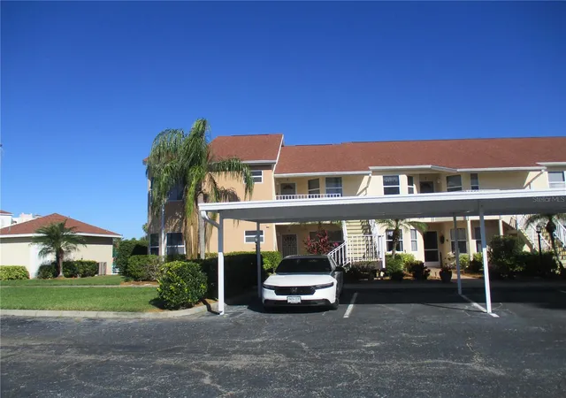 Homes for sale in Palmetto, FL | 1620 Fairway Tr #A, Palmetto, FL 34221 | MLS# A4674445