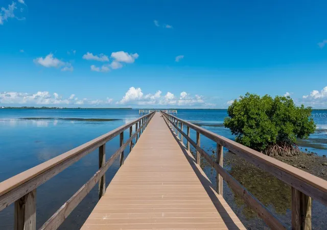 2nd image of 1620 Fairway Trace, PALMETTO, FL 34221