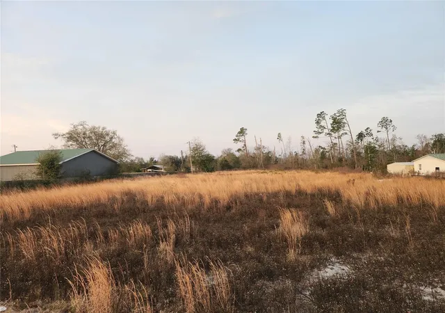 3rd image of 7901 Hwy 2301, Panama City, FL 32404 | MLS# OM714690