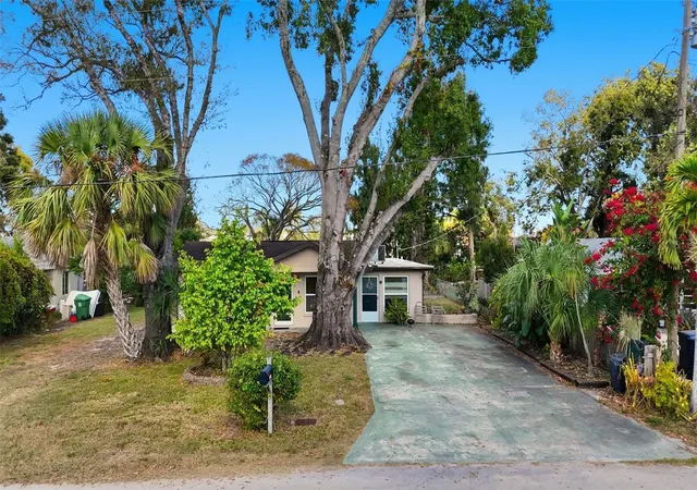 Photo 2 of Single family home for sale at 1619 Suponic Ave, Sarasota, FL 34243 | MLS# TB8454462 | Listing updated on 2026-08-31