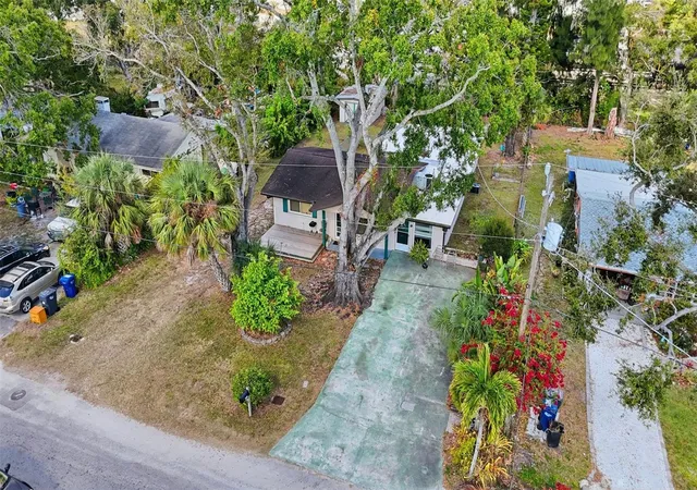 Photo 3 of Single family home for sale at 1619 Suponic Ave, Sarasota, FL 34243 | MLS# TB8454462 | Listing updated on 2026-08-31