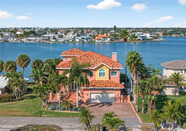 3rd image of 16480 Redington Dr, Redington Beach, FL 33708 | MLS# TB8454521