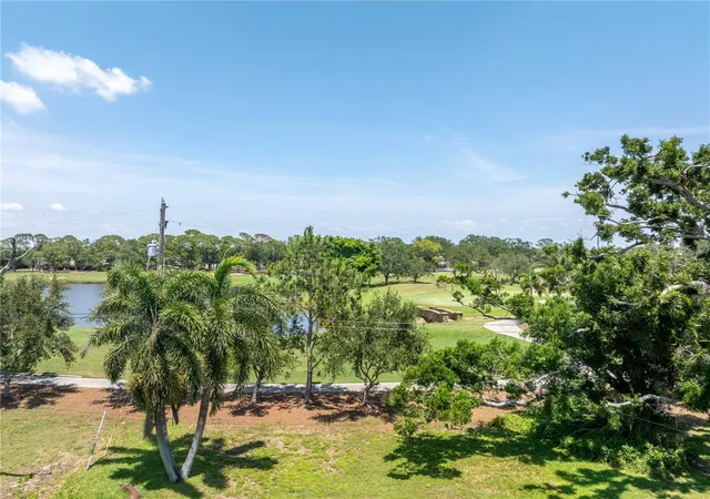 Photo 3 of Sale Pending at 167 Almedo Way Ne, Saint Petersburg, FL 33704 | MLS# TB8454535 | Listing updated on 2026-08-03