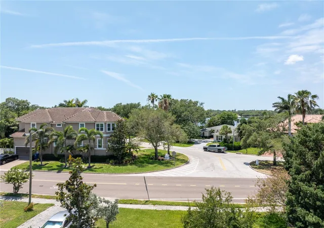 Photo 3 of Sale Pending at 167 Almedo Way NE, Saint Petersburg, FL 33704 | MLS# TB8454535 | Listing updated on 2026-08-03