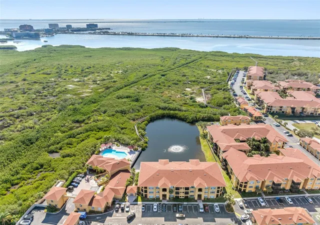 Listing Photo 5 - Condo for sale in building located at 4345 Bayside Vlg Dr, Tampa, FL 33615 - Unit #302