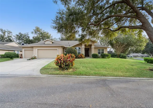 Photo 1 of Single family home for sale at 8516 Firestone Cir, Clermont, FL 34711 | MLS# O6365781 | Listing updated on 2026-10-21