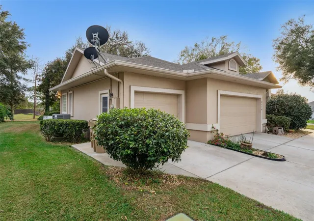 Photo 2 of Single family home for sale at 8516 Firestone Cir, Clermont, FL 34711 | MLS# O6365781 | Listing updated on 2026-10-21