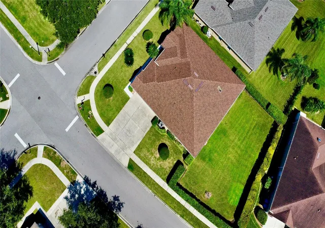 3rd image of 586 Huntington Pines Dr, Ocoee, FL 34761 | MLS# O6365805