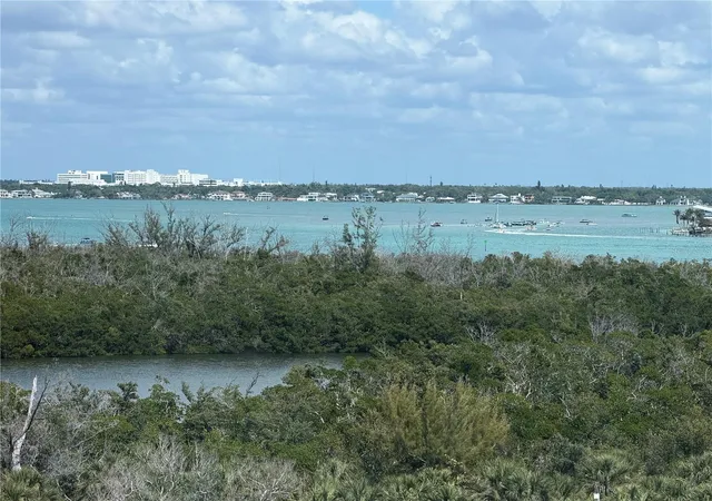3rd image of 1750 Benjamin Franklin Dr #9F, Sarasota, FL 34236 | MLS# A4674543