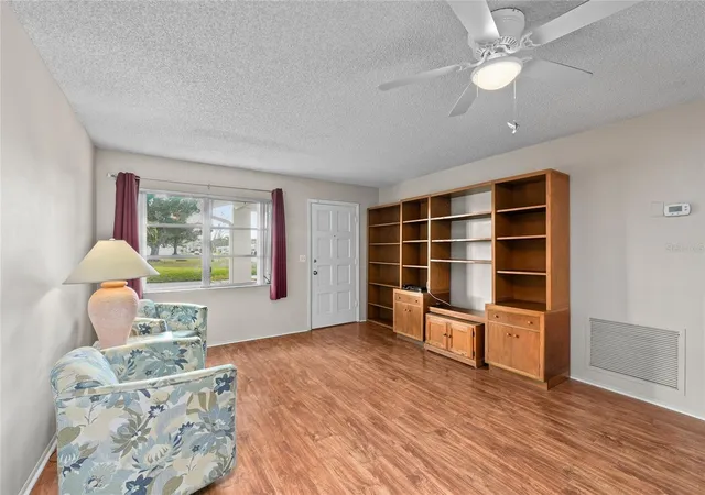 5th image of 9315 42Nd Wy N, PINELLAS PARK, FL 33782
