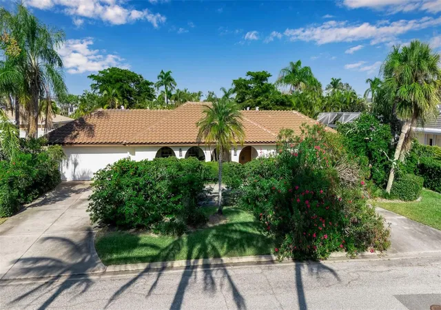 Photo 1 of Single Family Residence at 509 Spoonbill Way, Sarasota, FL 34236 | MLS# A4674585 |  | Sold on 2026-03-10