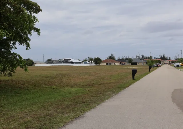 3rd image of 1321 Sw 21st Ave, Cape Coral, FL 33991 | MLS# A4674592
