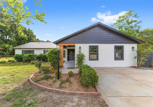 Photo 3 of Single family home for sale at 10575 Sw 27th Avenue, Ocala, FL 34476 | MLS# OM714749 | Listing updated on 2026-07-24