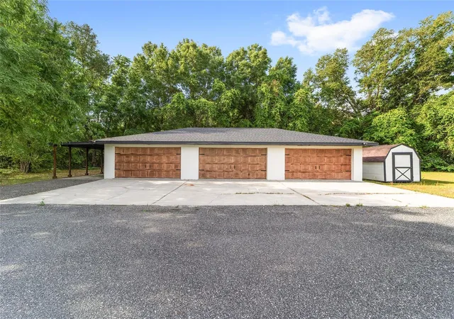 Photo 4 of Single family home for sale at 10575 SW 27th Avenue, Ocala, FL 34476 | MLS# OM714749 | Listing updated on 2026-07-24