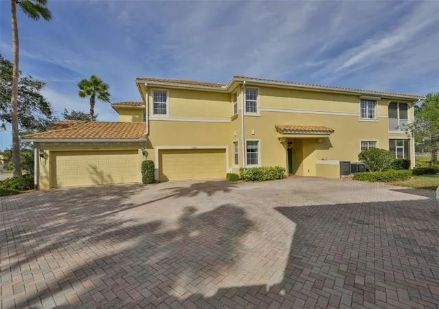 Photo 4 of Condo for sale at 1324 Emerald Dunes Dr, Sun City Center, FL 33573 | MLS# TB8454872 | Listing updated on 2026-10-09
