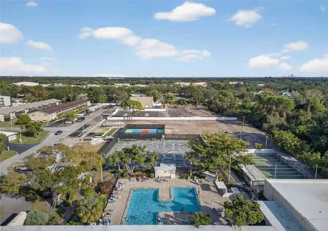 41st image of 5521 80th St N #511, Saint Petersburg, FL 33709 | MLS# TB8454924