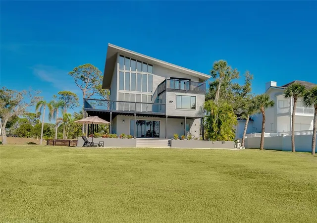 3rd image of 1089 Bayshore Dr, Englewood, FL 34223 | MLS# N6141853
