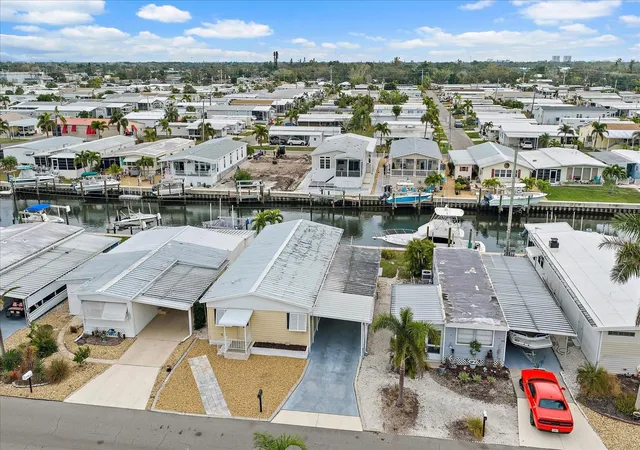 Homes for sale in Palmetto, FL | 232 Bimini Dr, Palmetto, FL 34221 | MLS# A4674667