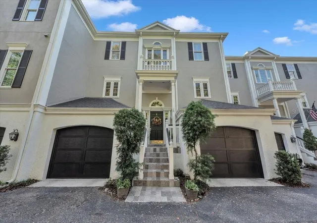 Photo 2 of Townhouse for sale at 6212 Bayshore Blvd #K, Tampa, FL 33611 | MLS# TB8454983 | Listing updated on 2026-09-12