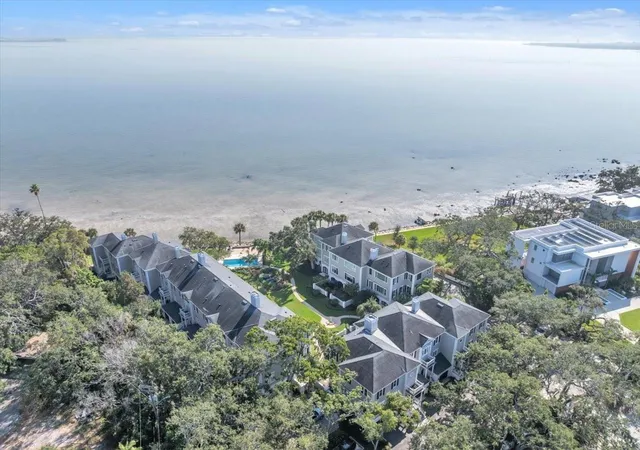 Listing Photo 2 - Condo for sale in building located at 6212 Bayshore Blvd, Tampa, FL 33611 - Unit #K